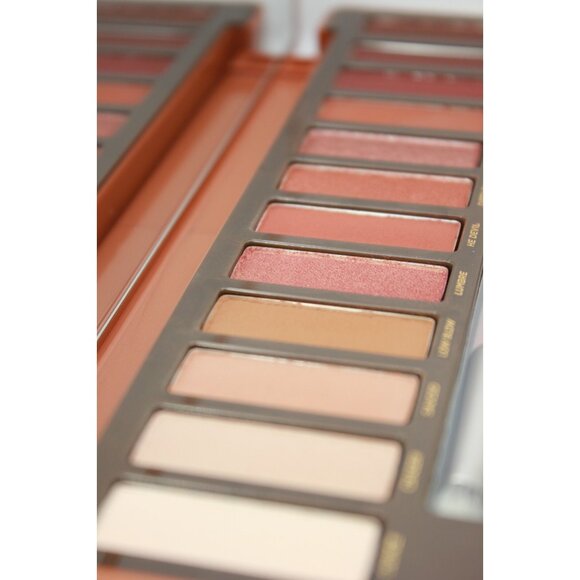 Urban Decay Naked Heat 12 Shades Eyeshadow Palette 12x0.045 oz New Sealed - Picture 2 of 10